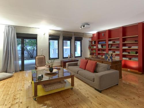 Koukaki garden escape child friendly apartment, Atény