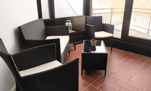 陽台/露台, Super Penthouse #9 oder Studio #6 mit Aufzug, Terrasse & Wintergarten im Zentrum in 埃施韋勒