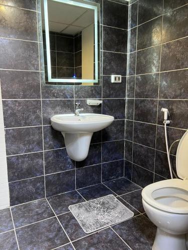 new furnished studio gardens st 329 - image 9