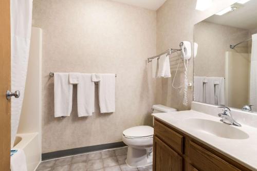 Travelodge by Wyndham Gallup - image 13