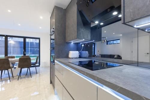 New 3 Bedroom House Marston Road