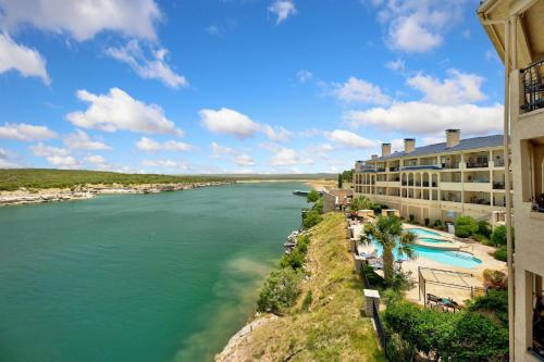 ILT 3221 Lakeside Serenity in Lago Vista, USA