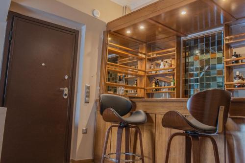 Urban Oasis Stylish Apartment in Piraeus Center - image 3