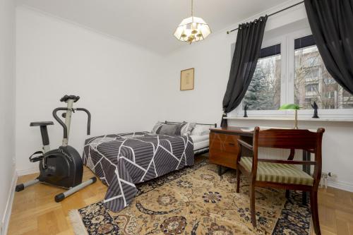 Vintage Apartment Sengera Cichego with 3 Bedrooms by Noclegi Renters, Warsaw