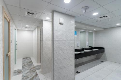 Jewelz By Danube - Studio Apartment - Allsopp&Allsopp - image 11