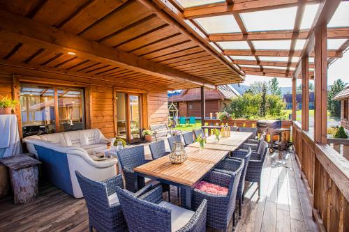 ระเบียง/ชานเรือน, Holiday Home Holiday Raj in มาลาตินี