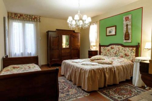 room detail thumbnail 1