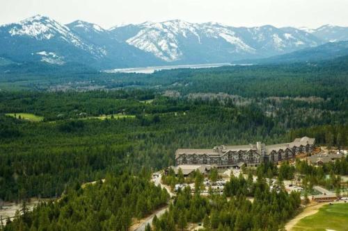 Cozy, Luxury, Affordable Suncadia Lodge Hotel Room