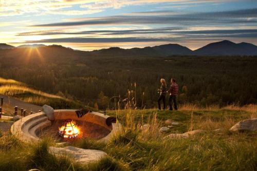 Cozy, Luxury, Affordable Suncadia Lodge Hotel Room