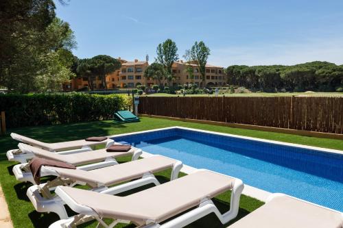 Villas con piscina a 120m de la Playa de Pals by La Costa Resort
