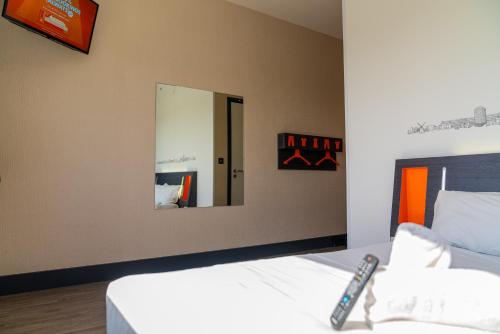 easyHotel Milton Keynes - image 9
