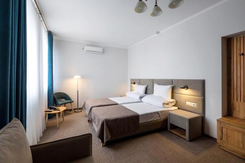 2 twin beds