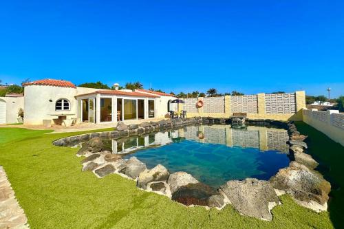 Las Rocas Villa by Lovely Property