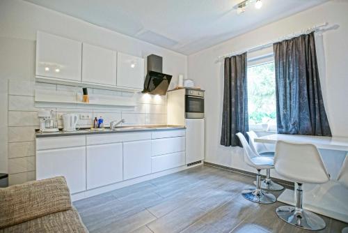 3 bedrooms, 5 beds