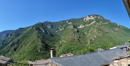 Skats, The Mountain Village House, a contemporary house in peaceful mountain village in Nohedes