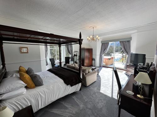 1 queen bed