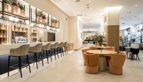 Pub/Lounge, Senator Barcelona Spa Hotel in Les Corts