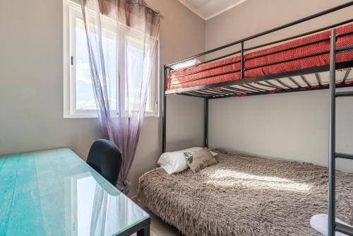 Three-Bedroom Apartment (4th floor) image 10