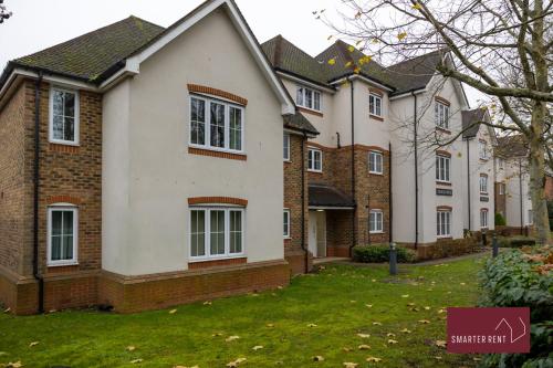 Englefield Green - Modern 2 bedroom Apartment