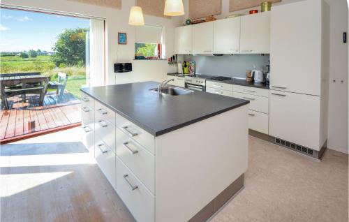cuina, Holiday Home Rade Strandpark Haderslev Ii in Haderslev