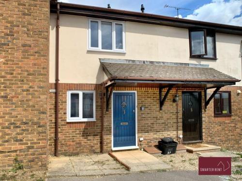 Twyford - Modern 2 Bedroom House - Garden and Parking