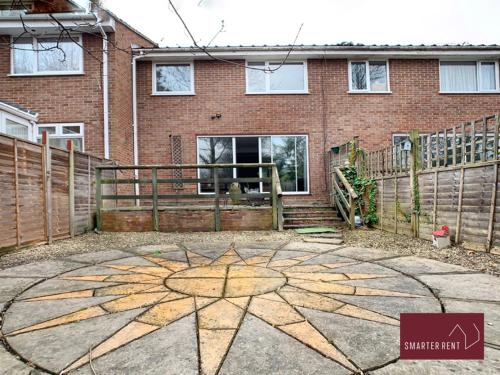 Maidenhead- 3 Bedroom House With Garden