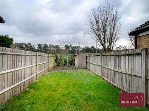 Létesítmények, Bracknell - 2 Bedroom House With Garden and Parking in Crown Wood