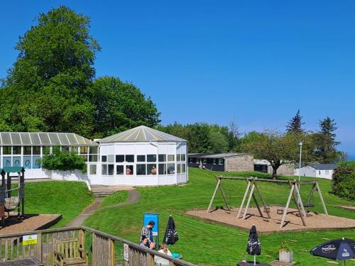 Beautiful 2-Bed Chalet in Bideford