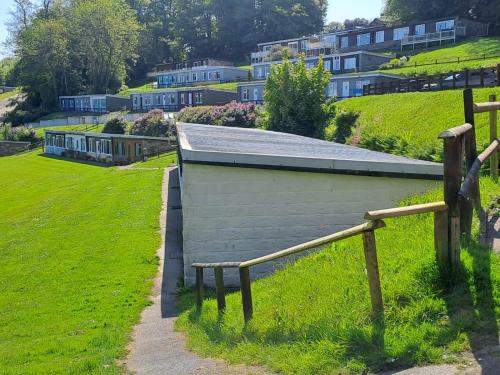 Beautiful 2-Bed Chalet in Bideford