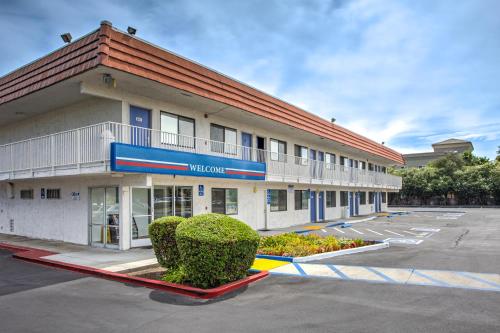 כניסה, Motel 6 Vacaville, CA in ואקויל(סי אי)