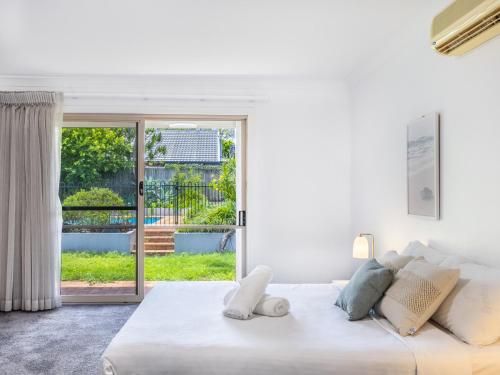 Modern 5Bedroom House w Outdoor Pool Robertson