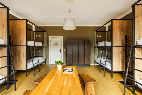 Five Reasons Hotel & Hostel Room Type - Single Bed in 8-Bed Dormitory Room - Women
