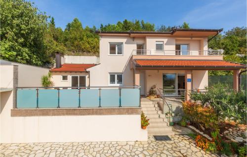 Peldbaseins, Beautiful Home In Dusina in Dusina