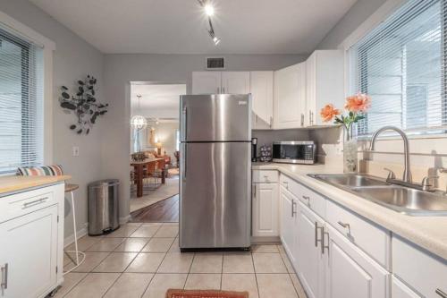 Foodie District and nightlife, huge backyard in Tampa, USA