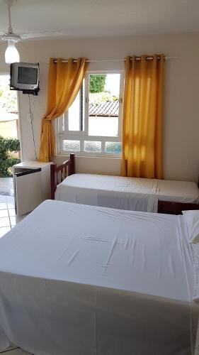 Double or Twin Classic Room with Garden View image 10