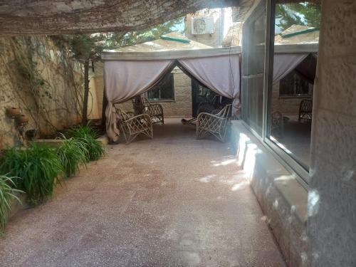 شقه مفروشه مع حديقه اربد بجانب فندق فلامنجو ومدارس دار العلوم in Irbid