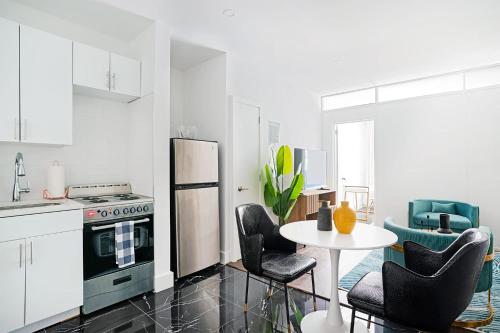 444-4F Newly renovated 1BR in Midtown West, New York (Foto 2)