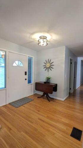 Serene+Waterfront w Private 3 Bedrooms+Bunkroom photo 4