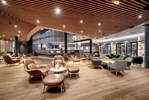 Bar/lounge, Aqua Dome 4 Sterne Superior Hotel & Tirol Therme Langenfeld in Langenfeld