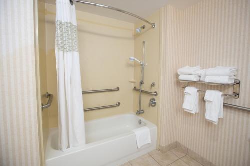 Hampton Inn Raynham-Taunton - image 11