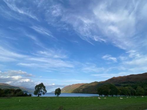 The Classrooms, Loch Ness Abbey - 142m2 Lifestyle & Heritage apartment - Pool & Spa - The Highland Club - Resort on lake shores