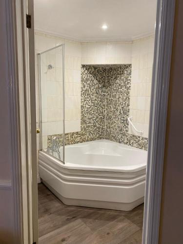The George Hotel Pangbourne - image 6