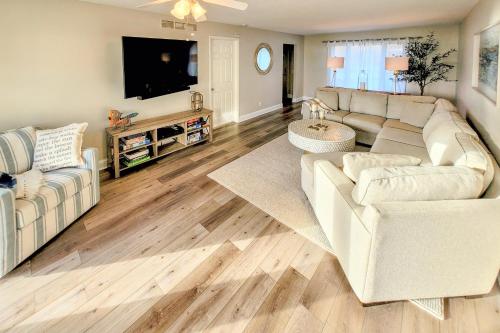 . Benton Harbor Lake House w/ Dock & Fire Pit!