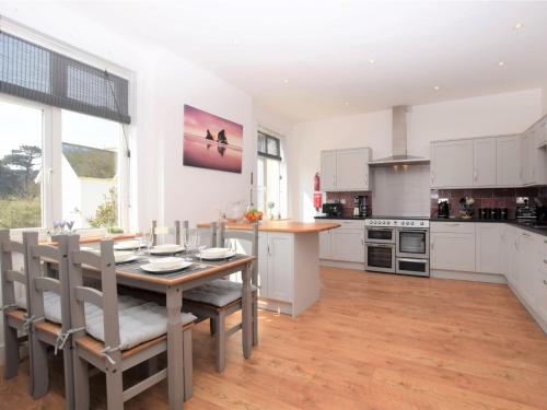 Facilities, 3 Bed in Freshwater 66583 in Freshwater South