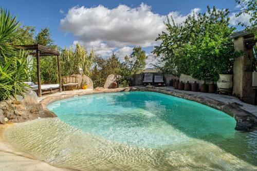  Charming House in Loja with Private Pool, Unterkunft in Loja