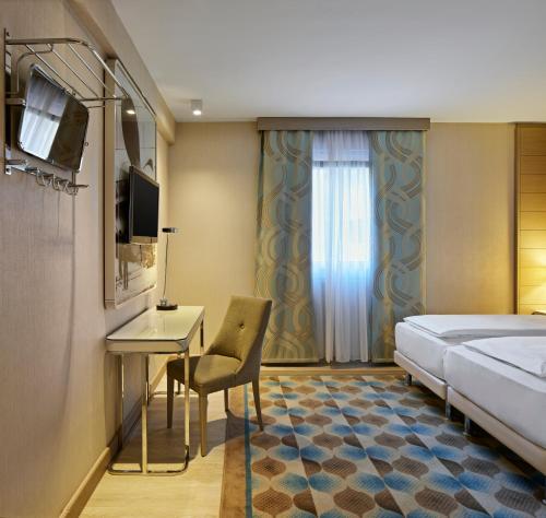 TITANIC Comfort Mitte - image 10