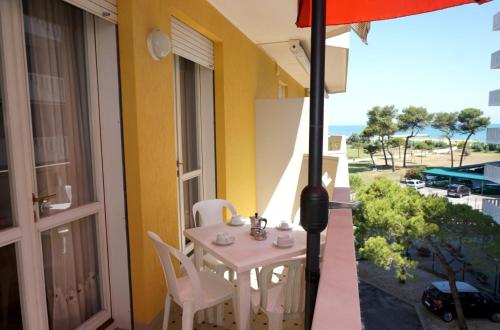 Flat with terrace overlooking the pool - Apartment - Porto Santa Margherita di Caorle