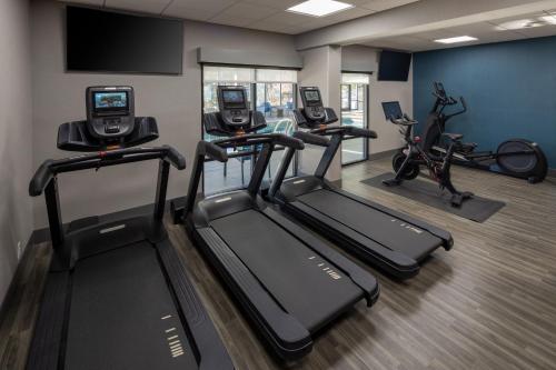 Hampton Inn Asheville-Tunnel Road - image 13
