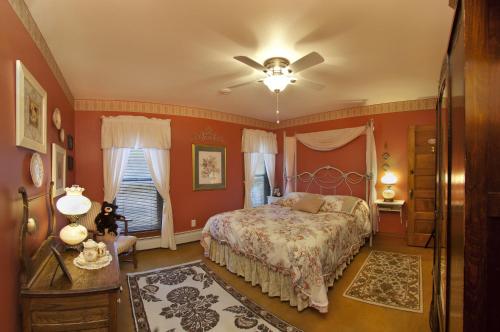 The Historic Elk Mountain Hotel in Elk Mountain (WY)