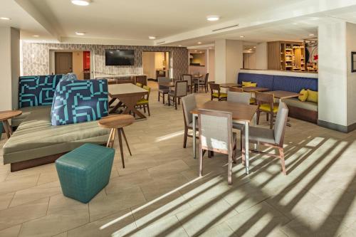 Hampton Inn Asheville-I-240 Tunnel Rd. - 로비